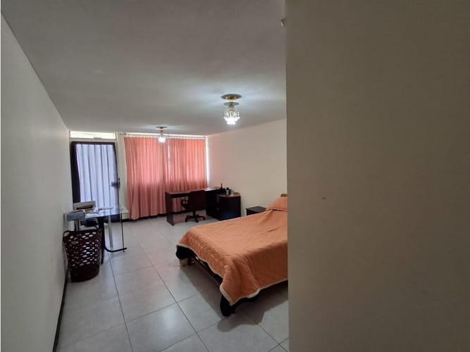 Casa de 9 alcobas en venta en Villa Olimpica, Tunja, 241 m² · foto 8 de 24