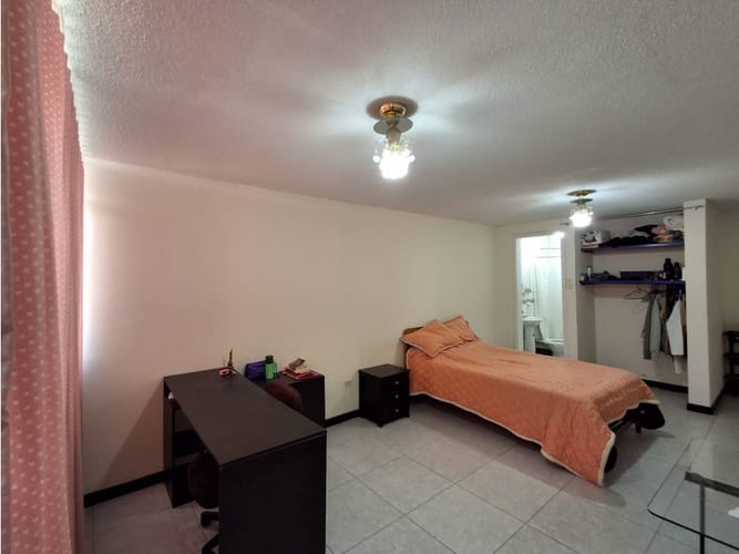 Casa de 9 alcobas en venta en Villa Olimpica, Tunja, 241 m² · foto 9 de 24