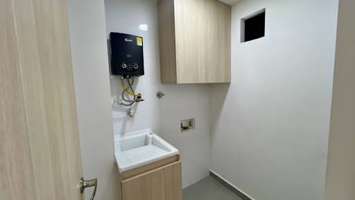 Apartamento de 3 alcobas en arriendo en Belén Rosales, Medellín, 80 m² · foto 5 de 15