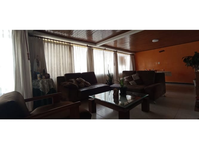 Casa de 12 alcobas en venta en Las Nieves, Tunja, 315 m² · foto 10 de 24