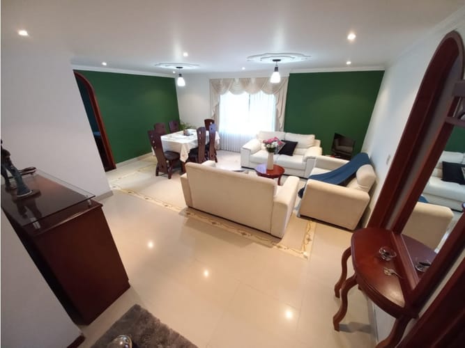 Casa de 5 alcobas en venta en Ub. El Recreo, Tunja, 263 m² · foto 4 de 24