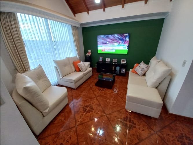Casa de 5 alcobas en venta en Ub. El Recreo, Tunja, 263 m² · foto 20 de 24