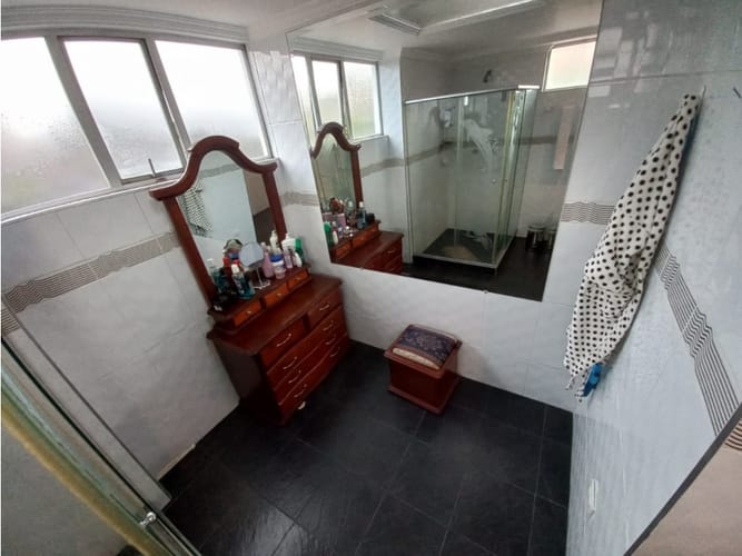 Casa de 5 alcobas en venta en Ub. El Recreo, Tunja, 263 m² · foto 23 de 24