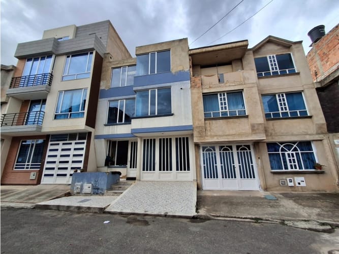 Casa de 7 alcobas en venta en Prados Del Norte, Tunja, 200 m² · foto 22 de 24