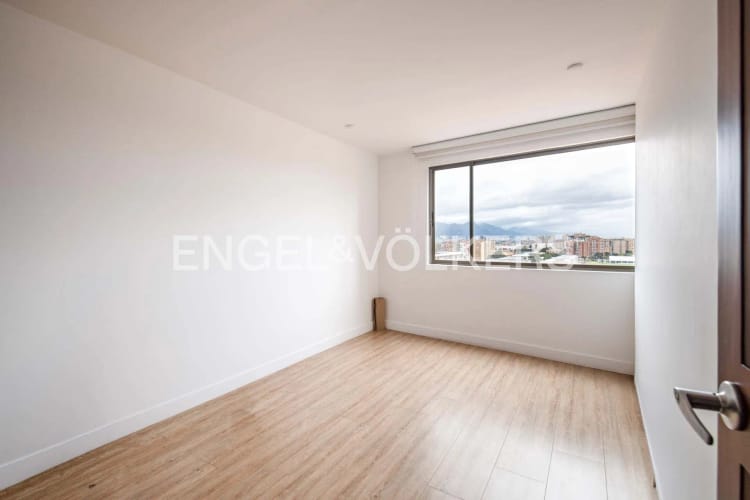 Apartamento de 5 alcobas en venta en Mazuren, Bogotá, 339 m² · foto 13 de 24