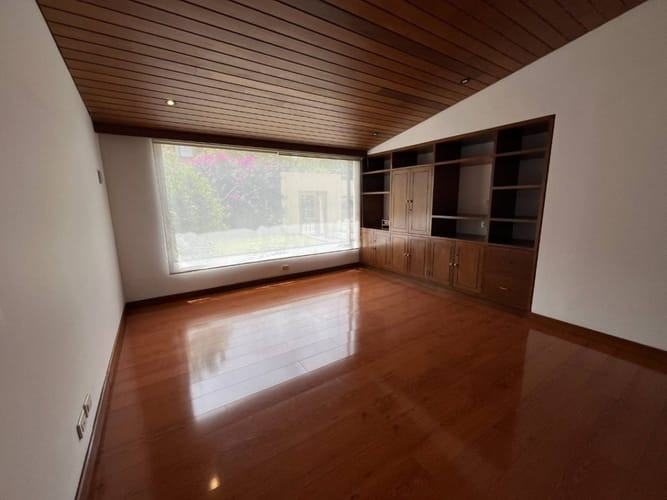 Casa de 4 alcobas en venta en Santa Barbara Alta, Bogotá, 414 m² · foto 3 de 24