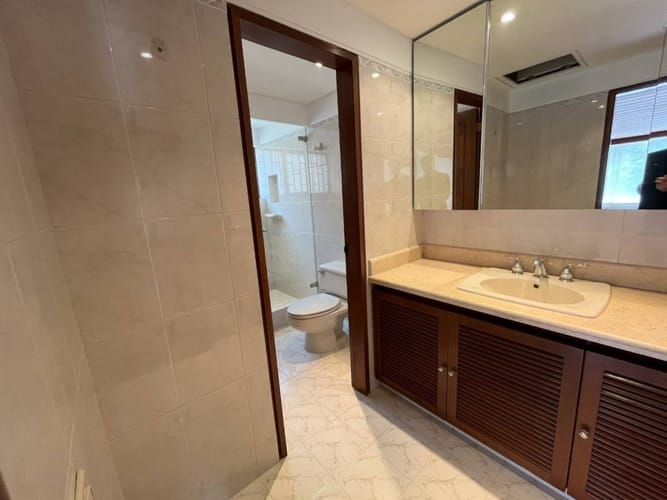 Casa de 4 alcobas en venta en Santa Barbara Alta, Bogotá, 414 m² · foto 4 de 24