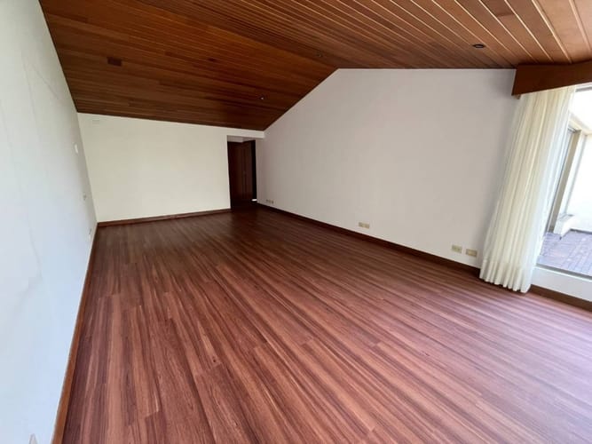 Casa de 4 alcobas en venta en Santa Barbara Alta, Bogotá, 414 m² · foto 5 de 24
