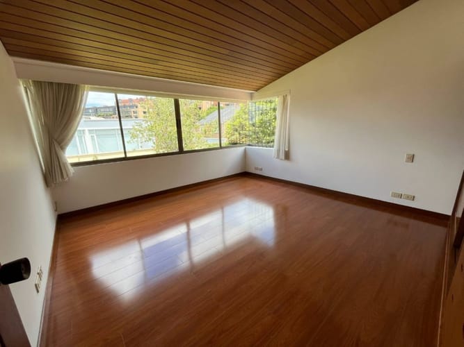 Casa de 4 alcobas en venta en Santa Barbara Alta, Bogotá, 414 m² · foto 7 de 24