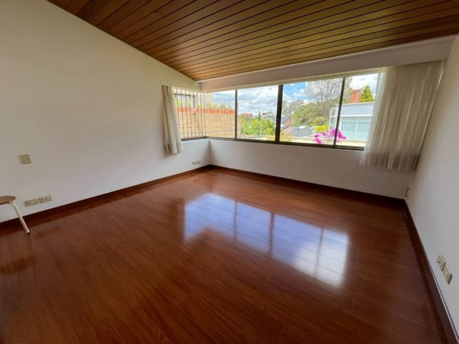 Casa de 4 alcobas en venta en Santa Barbara Alta, Bogotá, 414 m² · foto 8 de 24