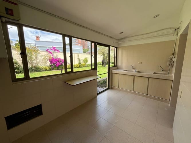 Casa de 4 alcobas en venta en Santa Barbara Alta, Bogotá, 414 m² · foto 9 de 24
