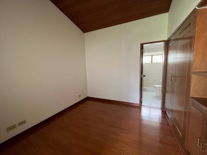 Casa de 4 alcobas en venta en Santa Barbara Alta, Bogotá, 414 m² · foto 10 de 24