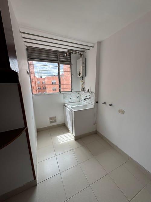 Apartamento de 3 alcobas en venta en Ciudad Alsacia, Bogotá, 87 m² · foto 7 de 16