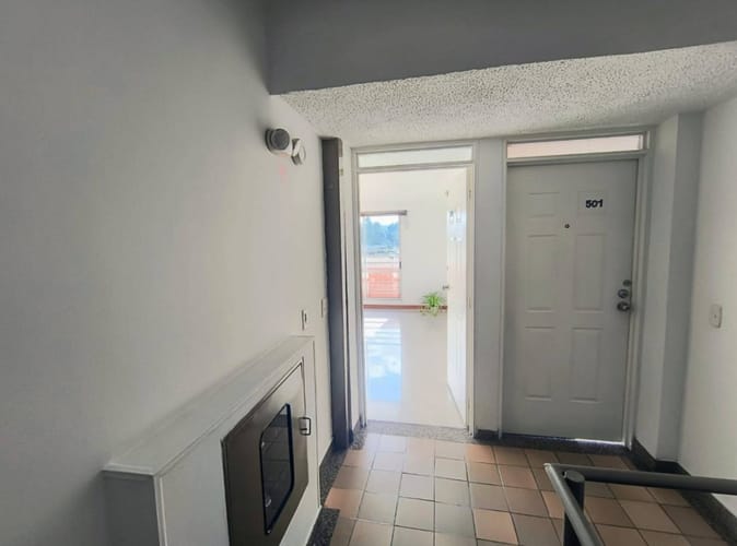 Apartamento de 4 alcobas en venta en San Antonio Noroccidental, Bogotá, 99 m² · foto 3 de 24