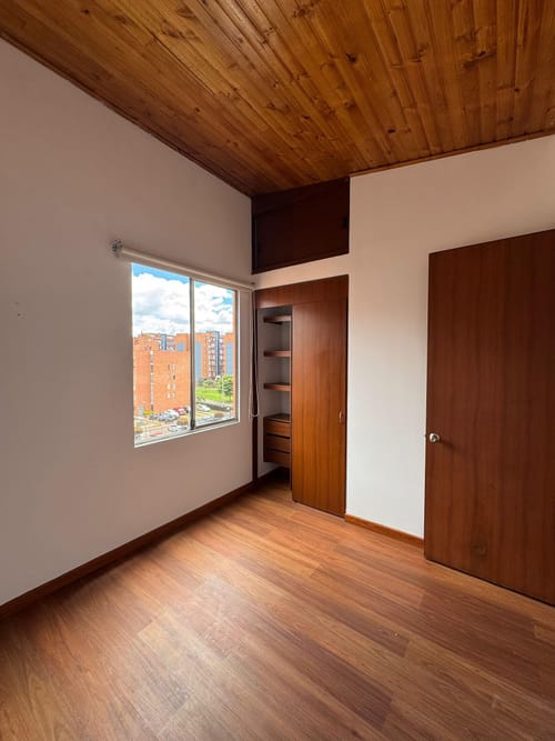 Apartamento de 3 alcobas en venta en Ciudad Alsacia, Bogotá, 87 m² · foto 11 de 16