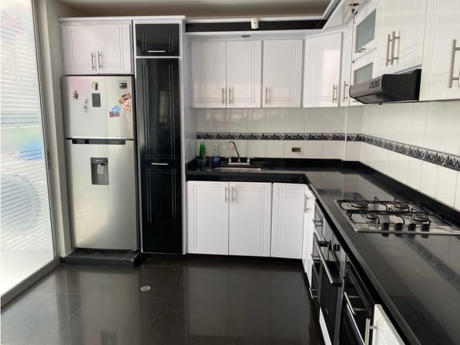 Casa de 6 alcobas en venta en Santa Ines, Tunja, 239 m² · foto 3 de 24
