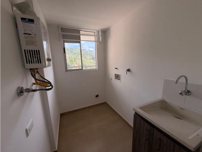 Apartamento de 3 alcobas en arriendo en Asdesillas, Sabaneta, 90 m² · foto 6 de 20