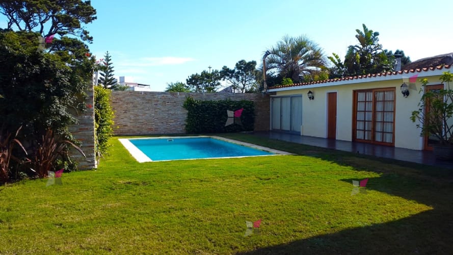 ALQUILER DE CASA 5 DORMITORIOS EN MANSA · Foto 3