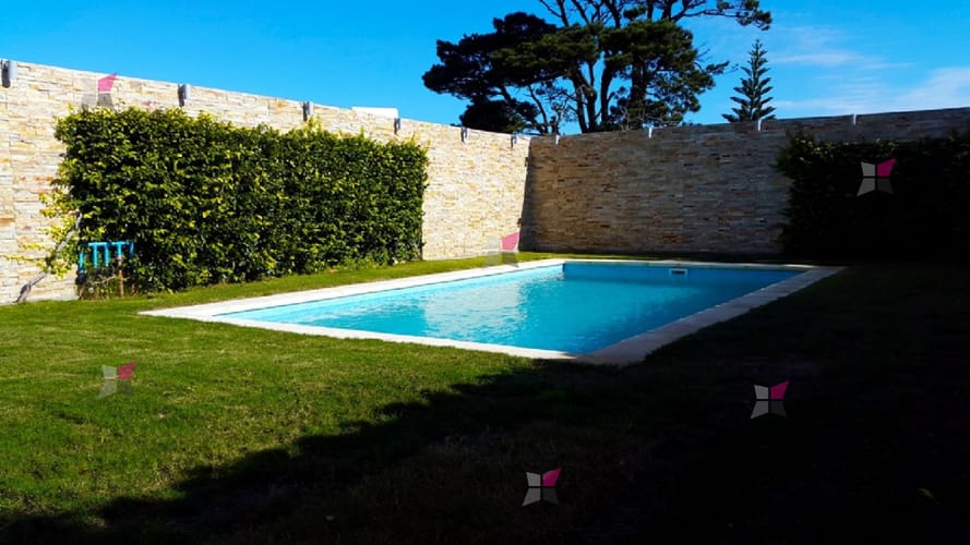 ALQUILER DE CASA 5 DORMITORIOS EN MANSA · Foto 4