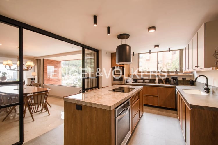 Apartamento de 3 alcobas en venta en Chicó Alto, Bogotá, 248 m² · foto 7 de 19