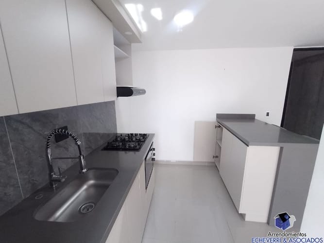 Apartamento de 2 alcobas en arriendo en La Mina, Envigado, 52 m² · foto 5 de 10
