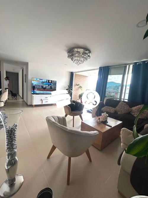 Apartamento de 3 alcobas en venta en Otraparte, Envigado, 135 m² · foto 2 de 24