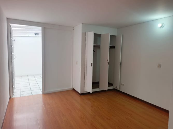 Apartamento de 2 alcobas en arriendo en Caobos Salazar, Bogotá, 72 m² · foto 15 de 17