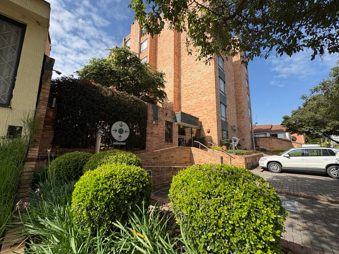 Apartamento de 3 alcobas en arriendo en Cedritos, Bogotá, 90 m² · foto 2 de 19
