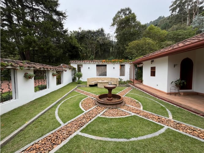 Casa en venta en Vía Las Palmas, Medellín, 500 m² · foto 2 de 24