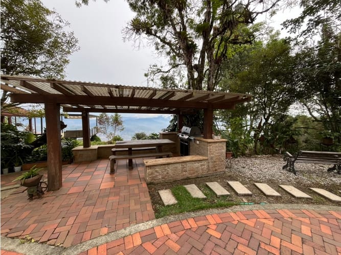 Casa en venta en Vía Las Palmas, Medellín, 500 m² · foto 3 de 24