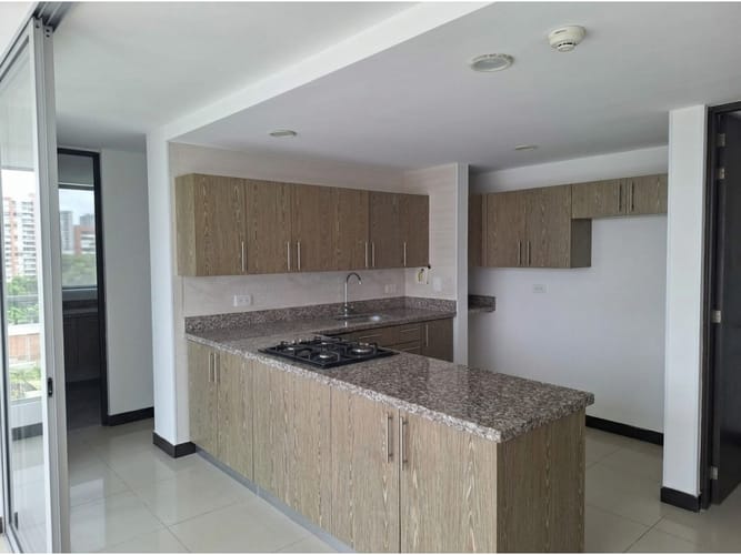 Apartamento de 2 alcobas en arriendo en El Poblado, Medellín, 55 m² · foto 3 de 7