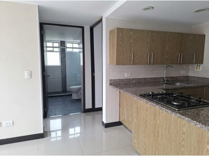 Apartamento de 2 alcobas en arriendo en El Poblado, Medellín, 55 m² · foto 4 de 7