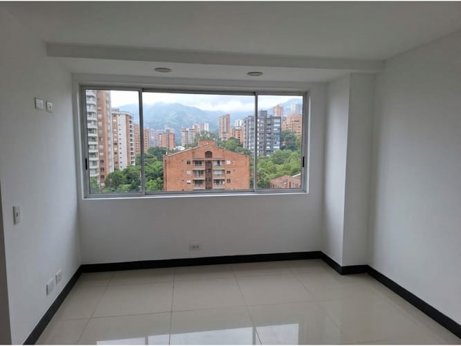 Apartamento de 2 alcobas en arriendo en El Poblado, Medellín, 55 m² · foto 5 de 7