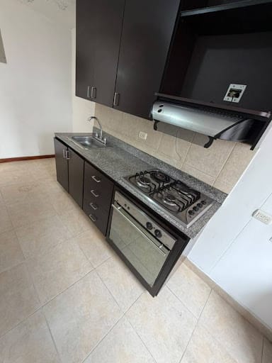 Apartamento de 3 alcobas en arriendo en Cumbres, Envigado, 86 m² · foto 2 de 15