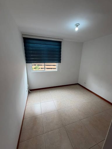 Apartamento de 3 alcobas en arriendo en Cumbres, Envigado, 86 m² · foto 8 de 15
