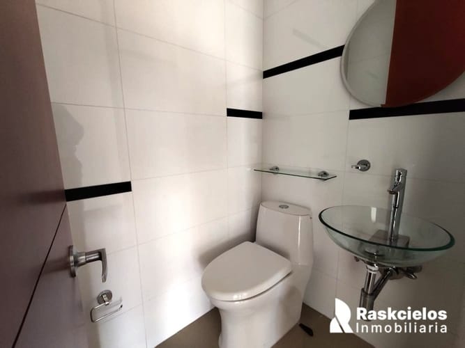 Apartamento de 3 alcobas en arriendo en Los Balsos, Medellín, 200 m² · foto 22 de 24