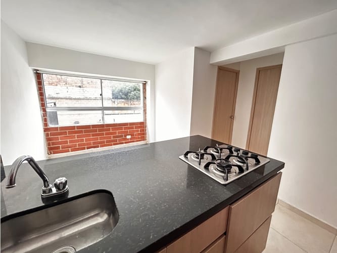 Apartamento de 2 alcobas en arriendo en Cristobal, Medellín, 45 m² · foto 2 de 24