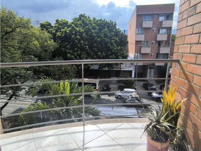 Apartamento de 3 alcobas en venta en Belén Rosales, Medellín, 72 m² · foto 3 de 10