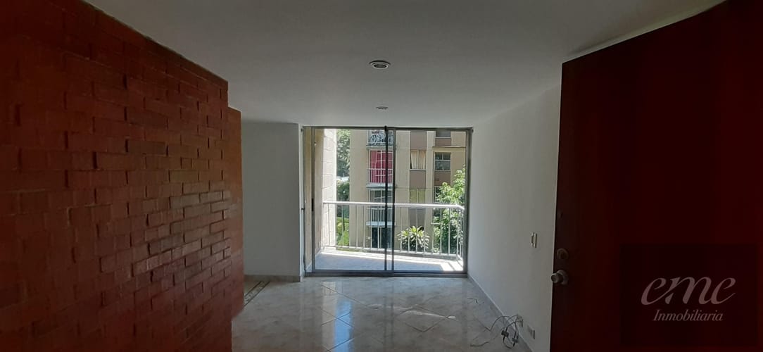 Apartamento de 2 alcobas en venta en Asomadera No.2, Medellín, 47 m² · foto 2 de 18
