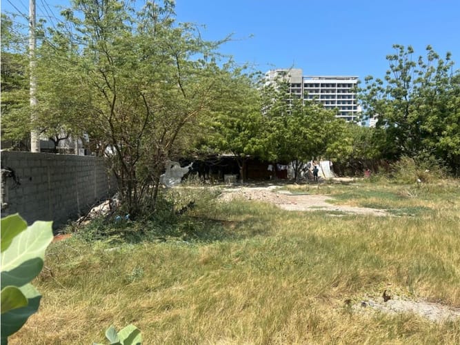 Lote en venta en Rodadero, Santa Marta, 1700 m² · foto 2 de 4