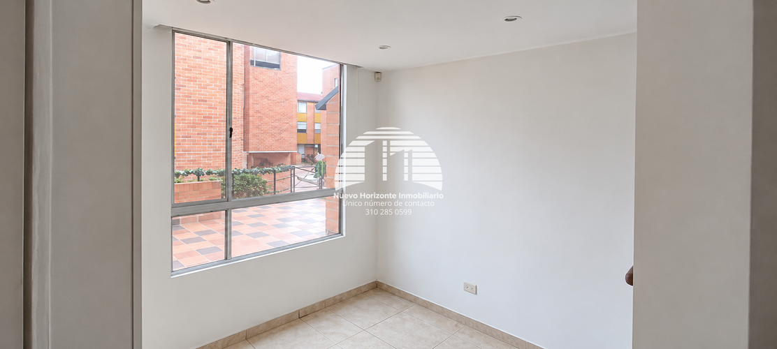 Casa de 3 alcobas en venta en Portales Del Norte, Bogotá, 74 m² · foto 2 de 17
