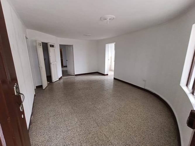 Apartamento de 2 alcobas en arriendo en Laureles, Medellín, 80 m² · foto 3 de 12