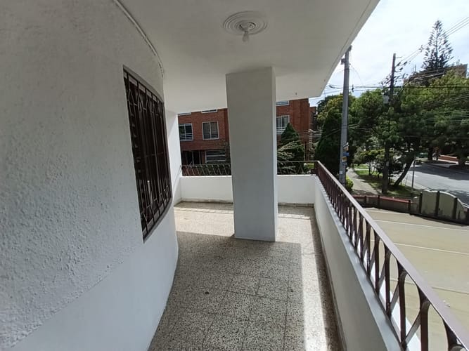 Apartamento de 2 alcobas en arriendo en Laureles, Medellín, 80 m² · foto 6 de 12