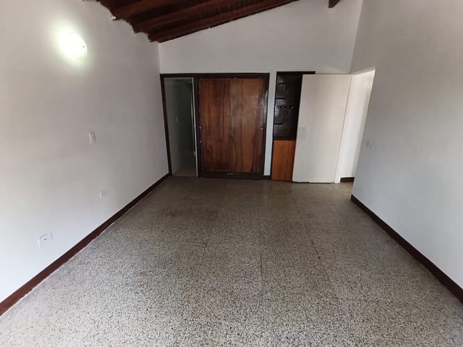 Apartamento de 2 alcobas en arriendo en Laureles, Medellín, 80 m² · foto 7 de 12
