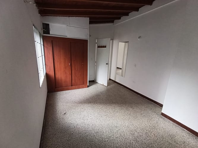 Apartamento de 2 alcobas en arriendo en Laureles, Medellín, 80 m² · foto 9 de 12