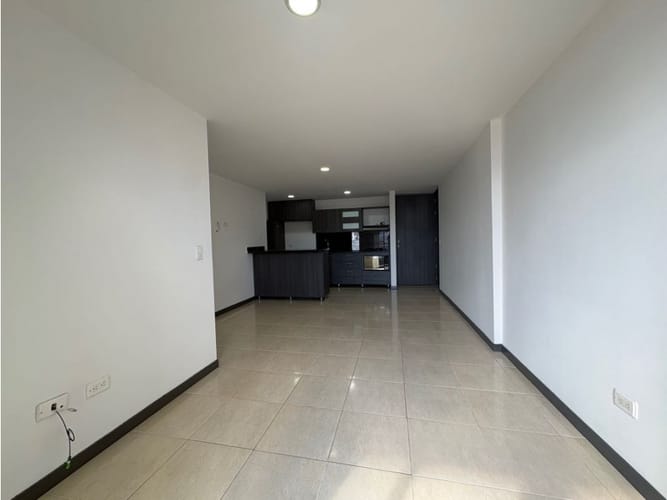 Apartamento de 3 alcobas en arriendo en Los Cerros - El Vergel, Envigado, 75 m² · foto 4 de 11