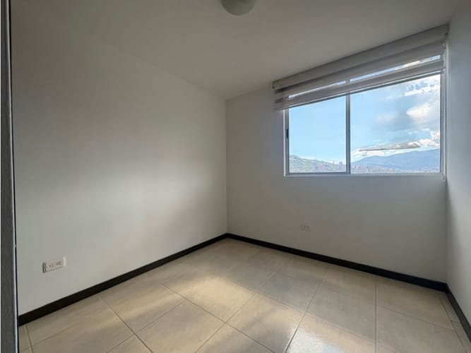 Apartamento de 3 alcobas en arriendo en Los Cerros - El Vergel, Envigado, 75 m² · foto 8 de 11