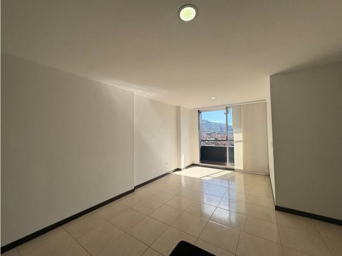 Apartamento de 3 alcobas en arriendo en Los Cerros - El Vergel, Envigado, 75 m² · foto 9 de 11