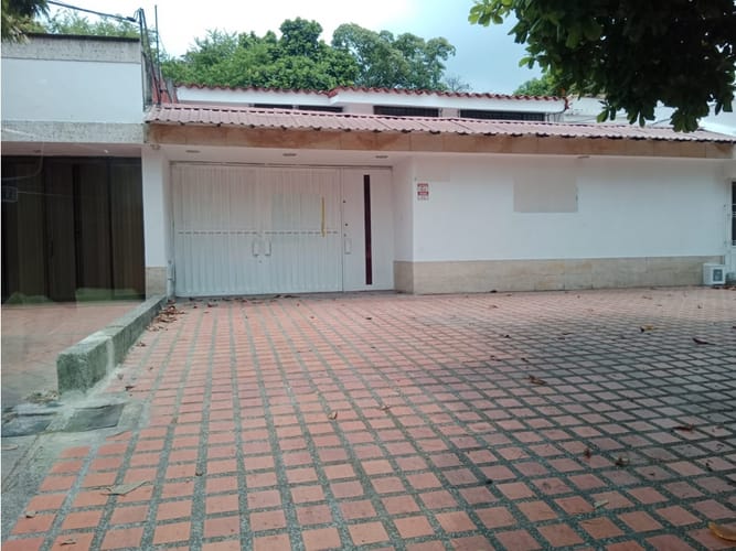 Casa de 6 alcobas en venta en La Flora, Cali, 292 m² · foto 3 de 24