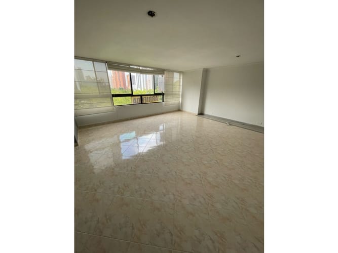 Apartamento de 4 alcobas en arriendo en El Castillo, Medellín, 130 m² · foto 11 de 24